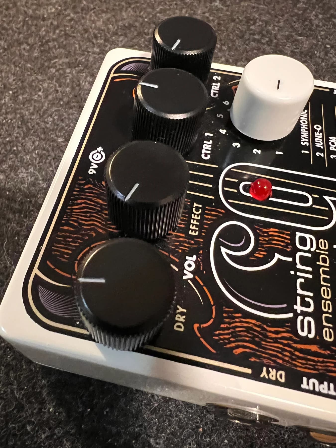 Electro-Harmonix S9 strings 9 - foto 3