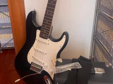 Fender Stratocaster squier (Italia) - foto 1