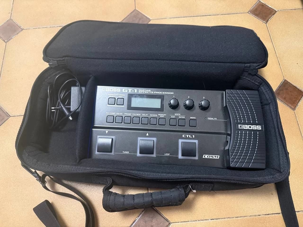 Boss GT-1 compresa di borsa e alimentatore - foto 1